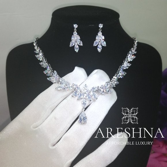 Luxury Diamond Bridal Jewelry Set Necklace and Earrings - Picture 6 of 9